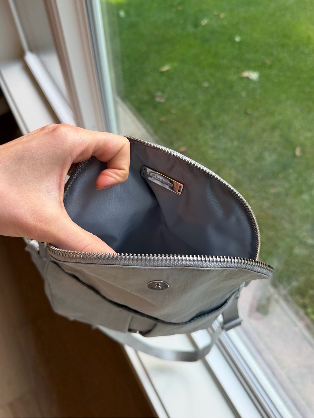 LULULEMON ALL NIGHT FESTIVAL BAG MICRO - Picture 4 of 6